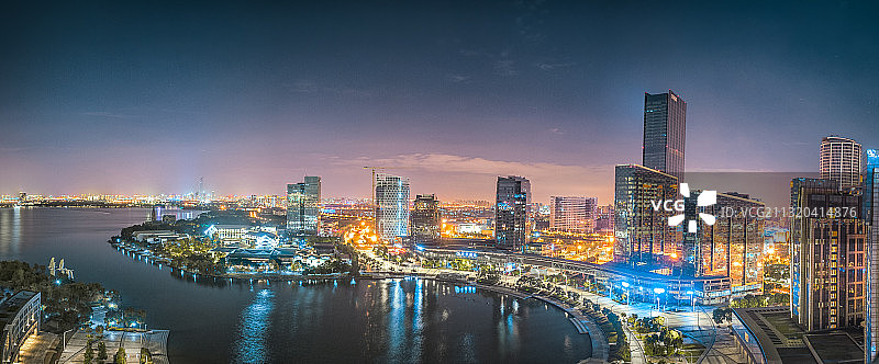 苏州市工业园区独墅湖月亮湾夜景图片素材