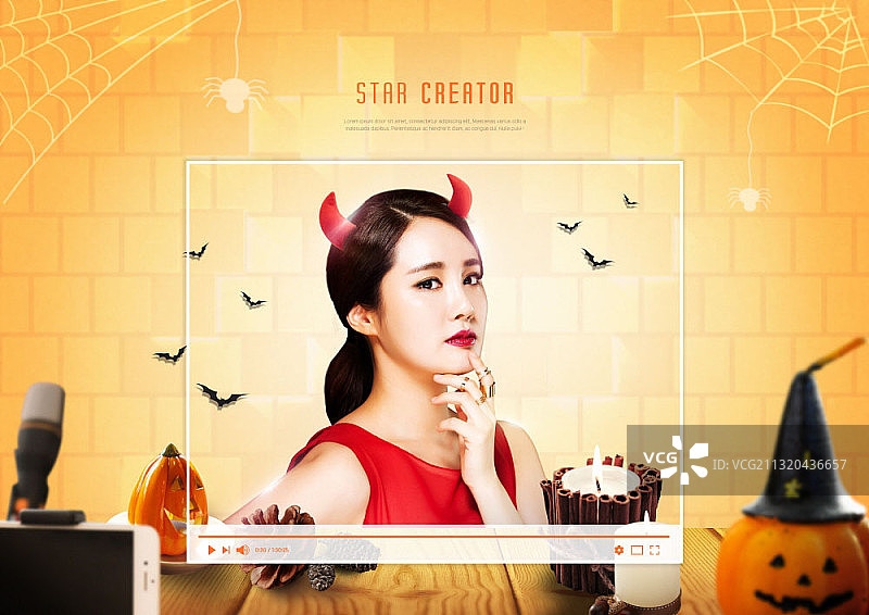 一位女士戴着恶魔发箍图片素材