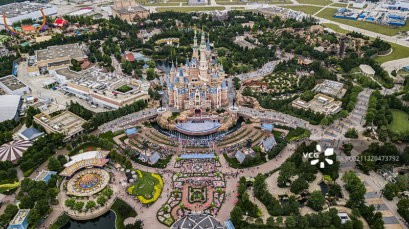 航拍上海迪士尼动画乐园图片素材