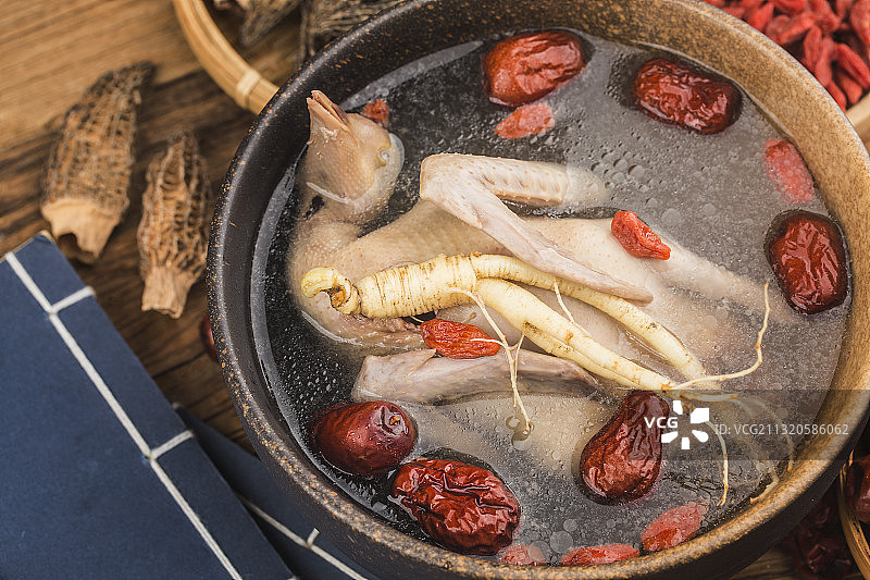 人参乳鸽汤图片素材