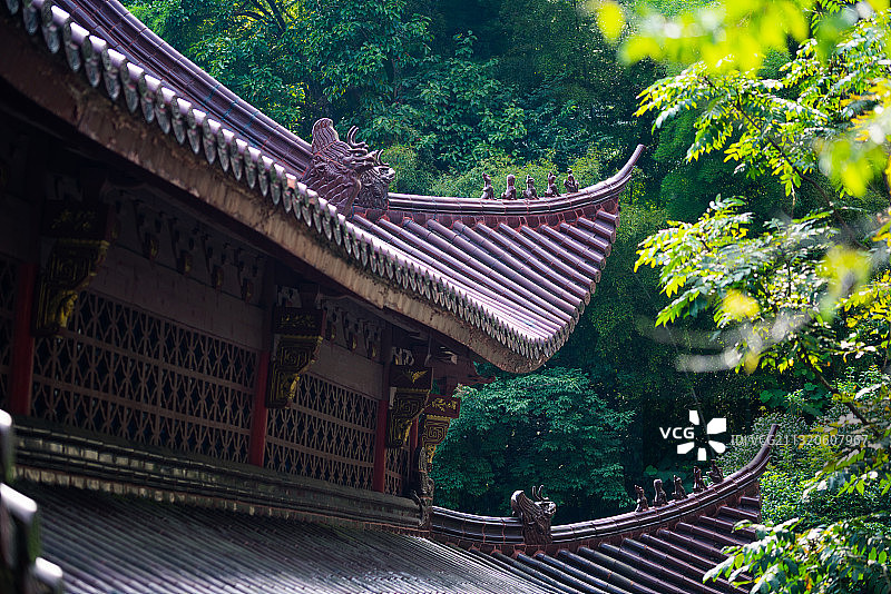 东天目山昭明寺的古典建筑图片素材