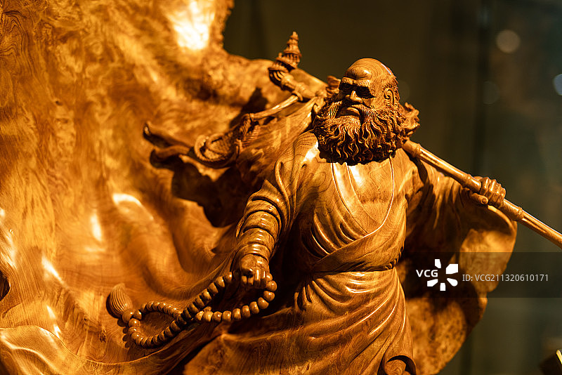 上海木文化博物馆内的木制展品图片素材