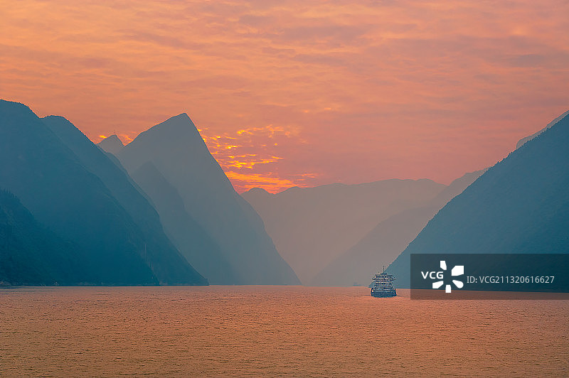 大美长江三峡游轮 重庆图片素材