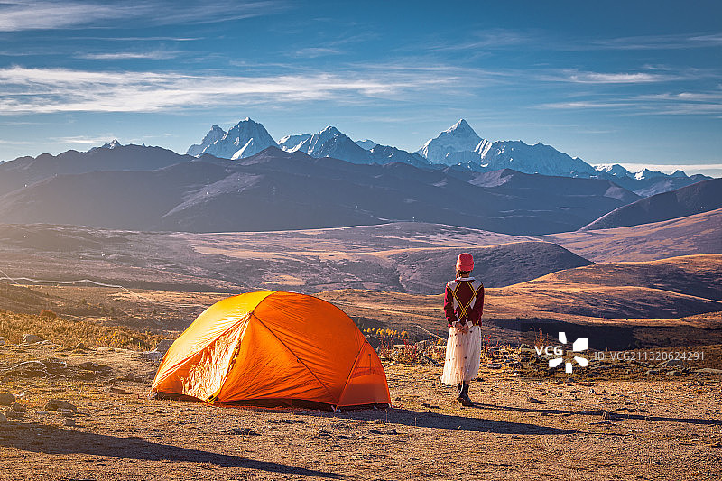 川西甘孜贡嘎雪山帐篷图片素材