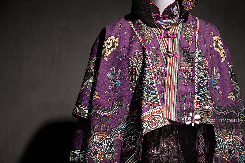 中国丝绸博物馆《云荟中国时尚回顾大展2011-2020》时装图片素材