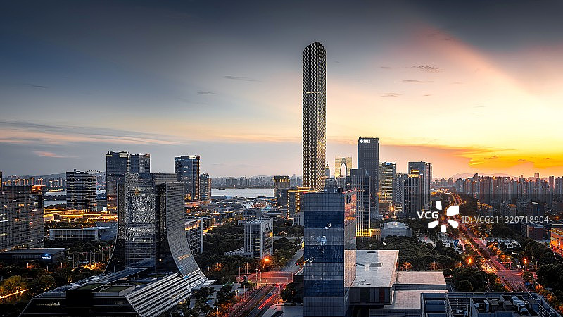 苏州工业园区九龙仓国金中心夜景图片素材