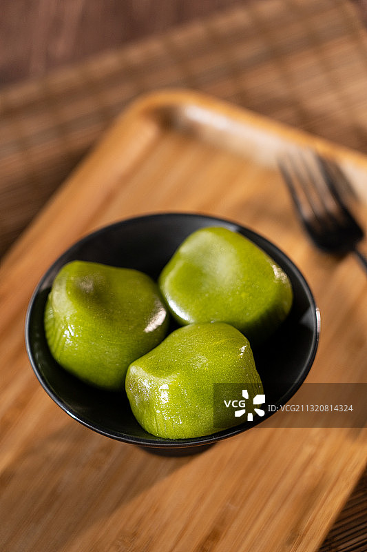 禅宗中国饮食文化舌尖上的艾叶糍粑青团糕点图片素材