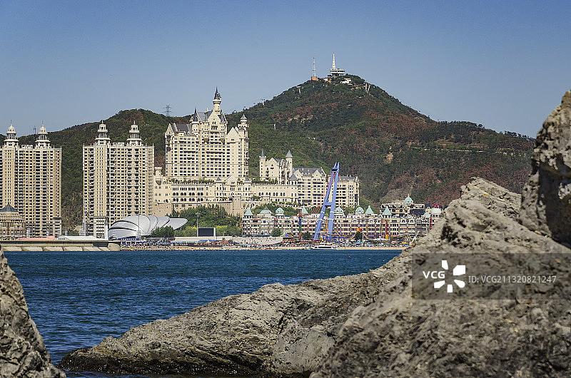 从黑石礁远望星海城堡图片素材