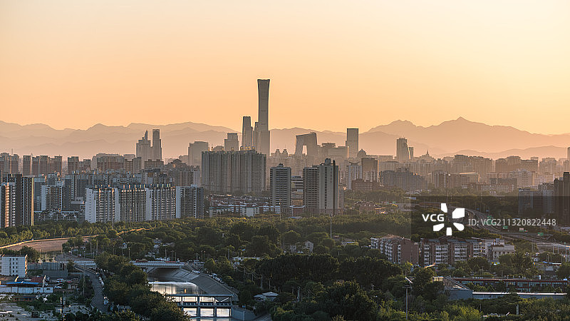 北京京通快速与北京国贸核心区北京中信大厦图片素材