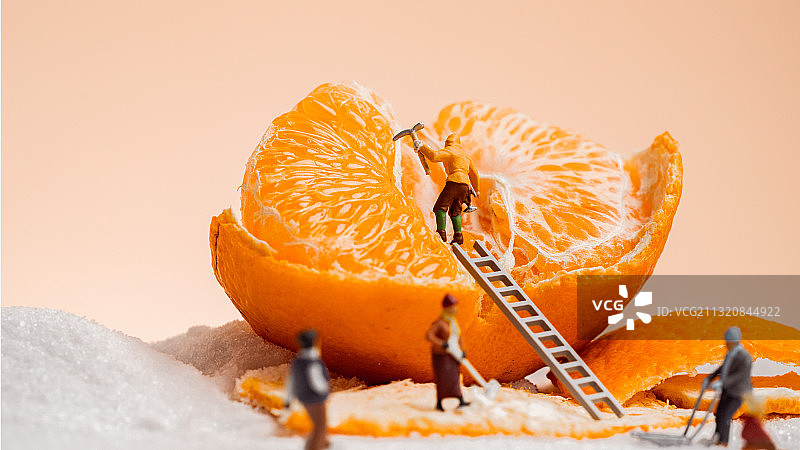 挖橘子矿图片素材