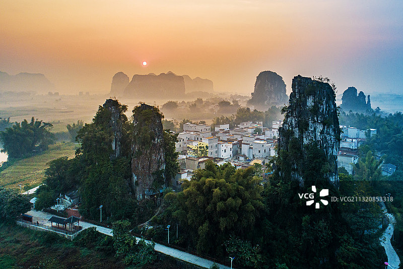 《山村晨曦》图片素材