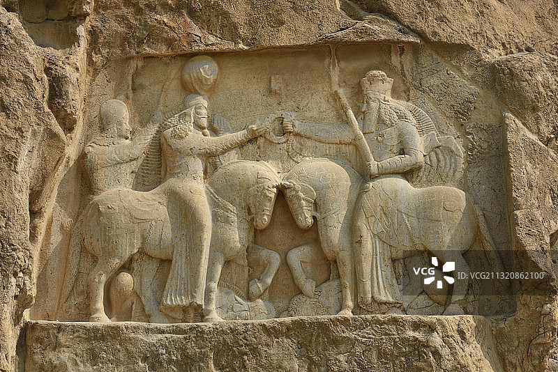伊朗波斯波利斯遗址附近的纳克什·鲁斯塔姆陵墓，阿尔达希尔一世的授职仪式图片素材