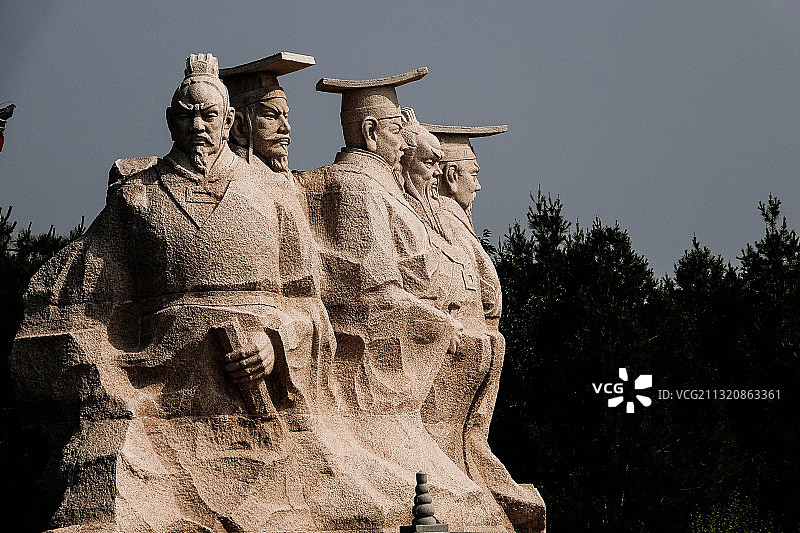 陕西韩城司马迁史记人物雕塑群。图片素材