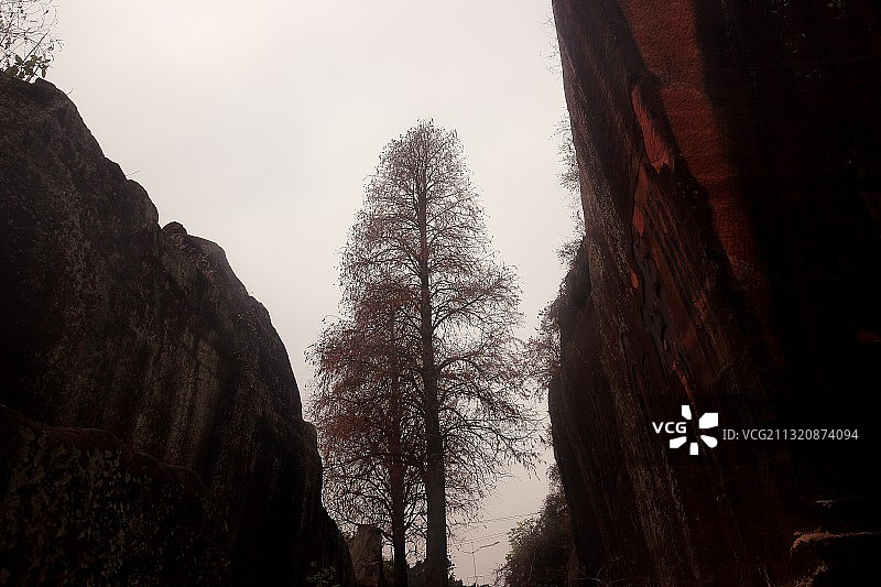 东莞文化古迹，燕岭摩崖石刻之三图片素材