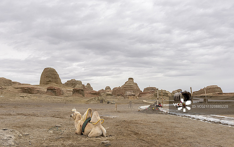 新疆维吾尔自治区克拉玛依市准噶尔盆地魔鬼城风景区图片素材