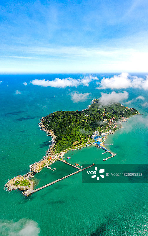 中国广东省茂名市电白区博贺镇放鸡岛图片素材