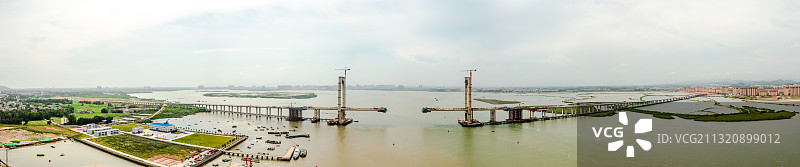 中国广东省茂名市电白区水东湾大桥图片素材