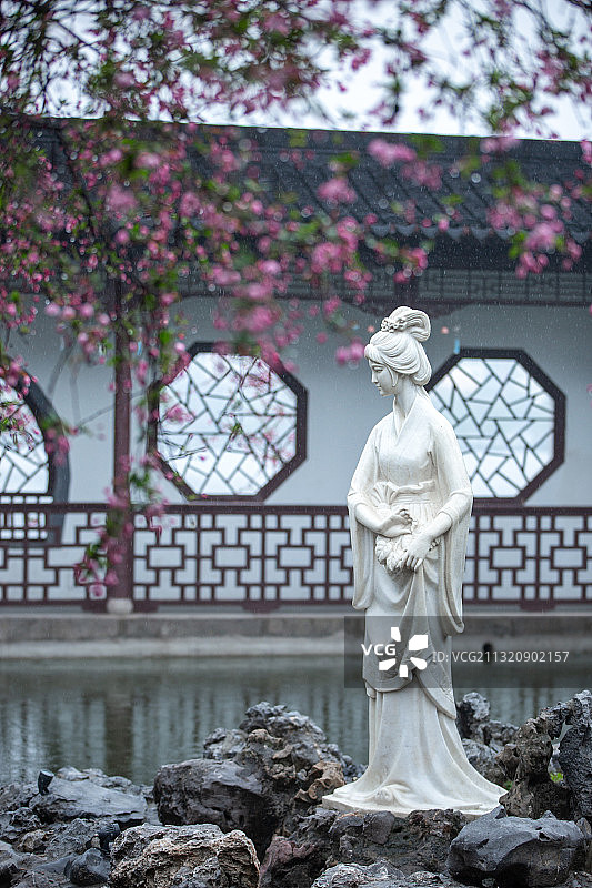 雨中莫愁湖图片素材