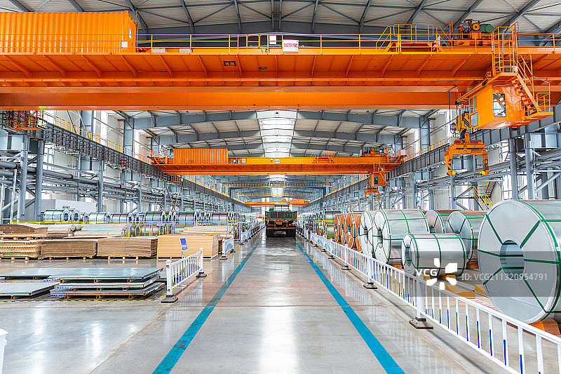 明亮先进的的现代工厂库区内图片素材