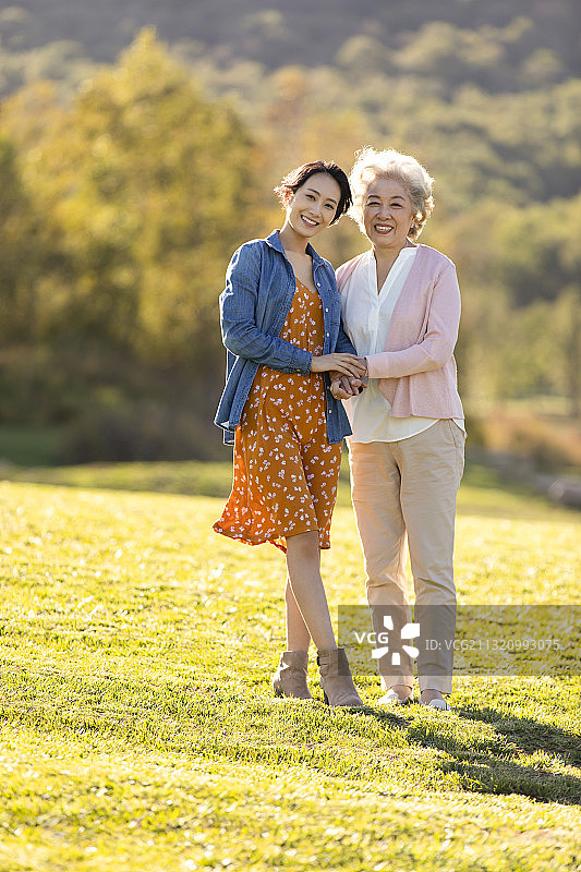 快乐的母女俩图片素材