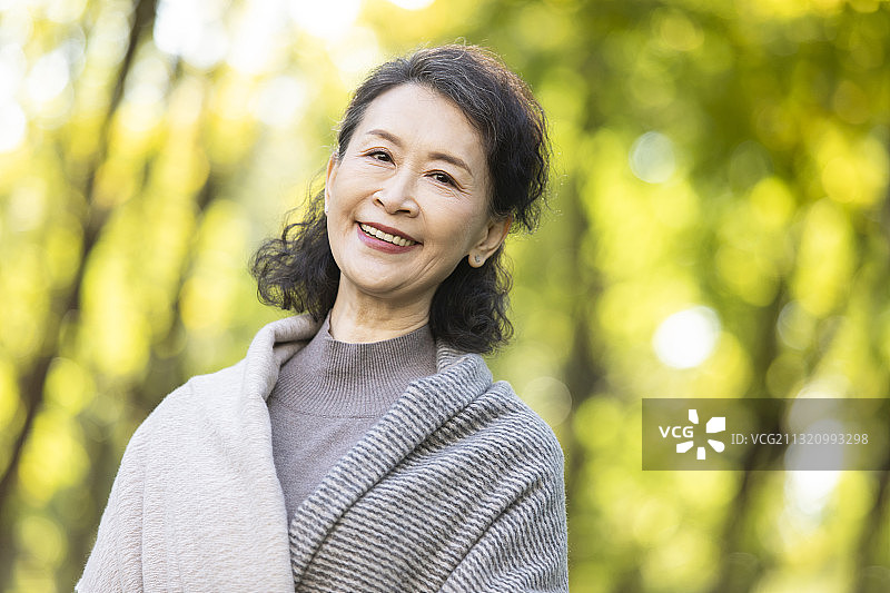 快乐的老年人肖像图片素材