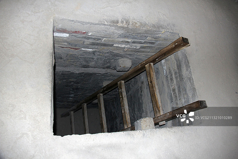 河北保定冉庄地道战遗址地道入口图片素材
