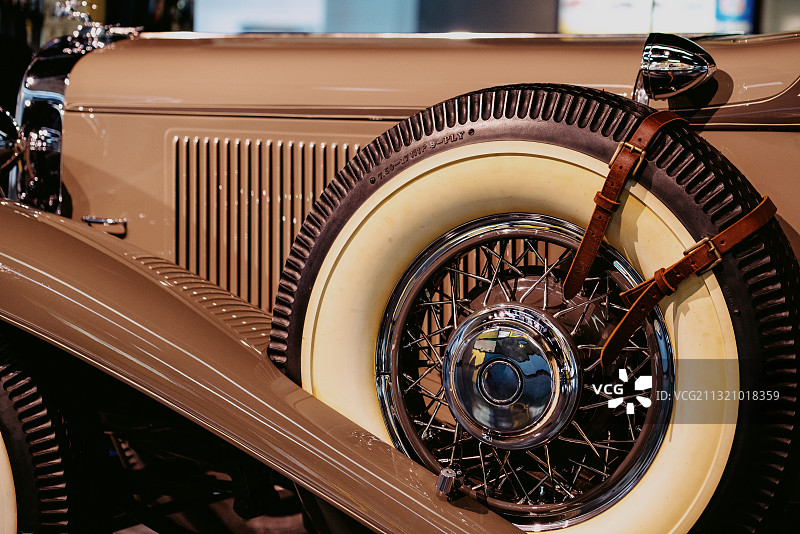 上海汽车博物馆的老精品爷车藏品图片素材