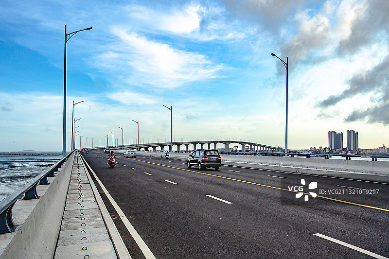 中国广东省茂名市电白区博贺湾大桥图片素材