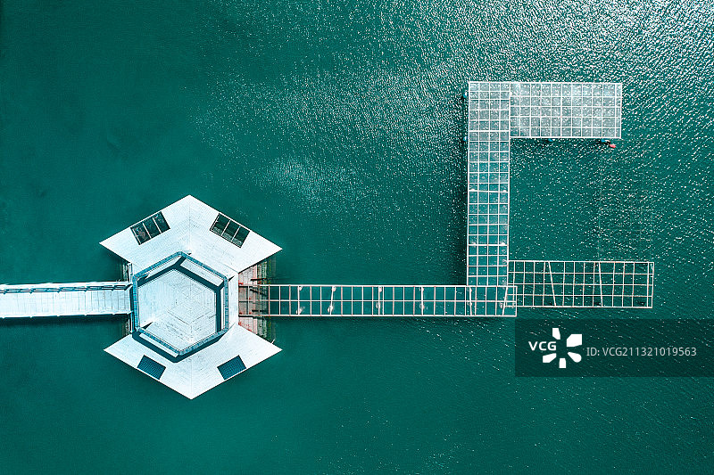 中国广东省茂名市电白区博贺镇放鸡岛图片素材