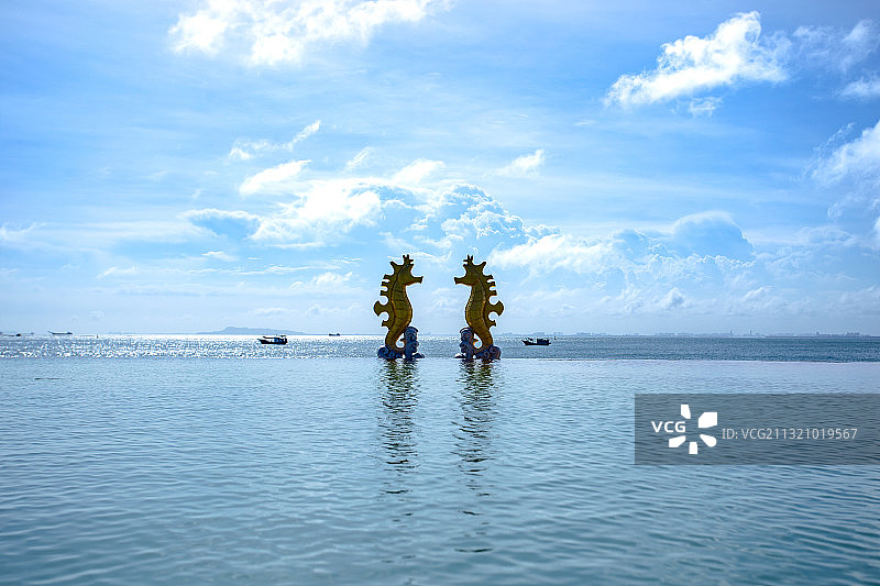 中国广东省茂名市电白区博贺镇放鸡岛图片素材