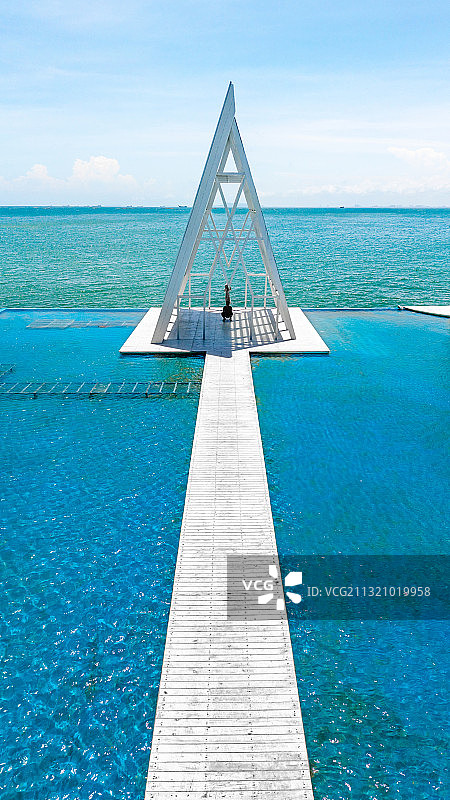 中国广东省茂名市电白区博贺镇放鸡岛星月楼图片素材