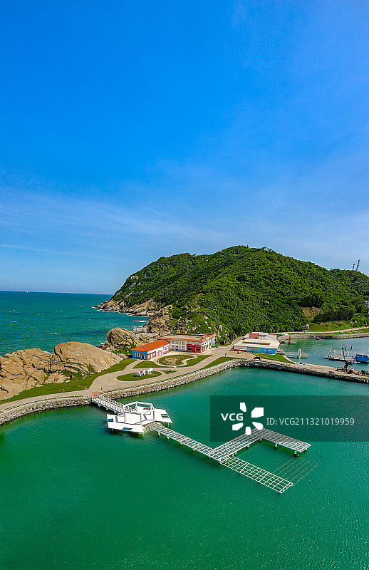 中国广东省茂名市电白区博贺镇放鸡岛图片素材