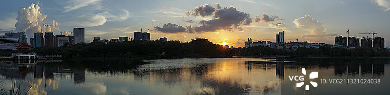 美丽的东莞月荷湖图片素材