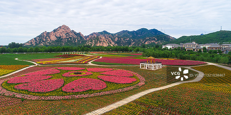 航拍西游记取景地嵖岈山风景区百花园图片素材