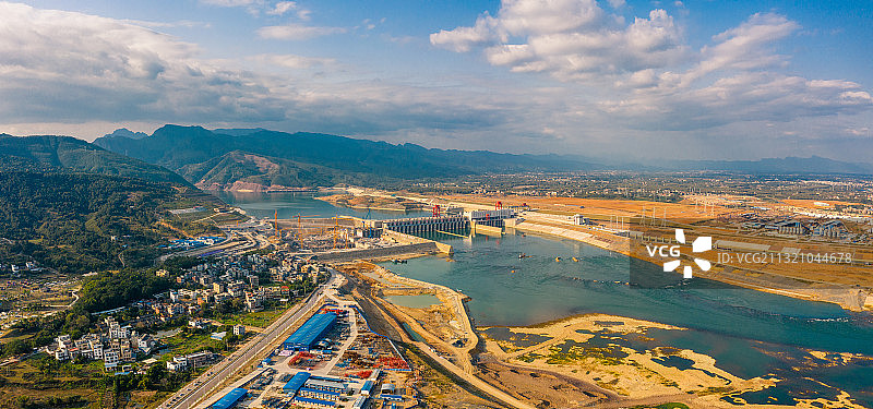 航拍大藤峡水利枢纽工程在建大坝图片素材