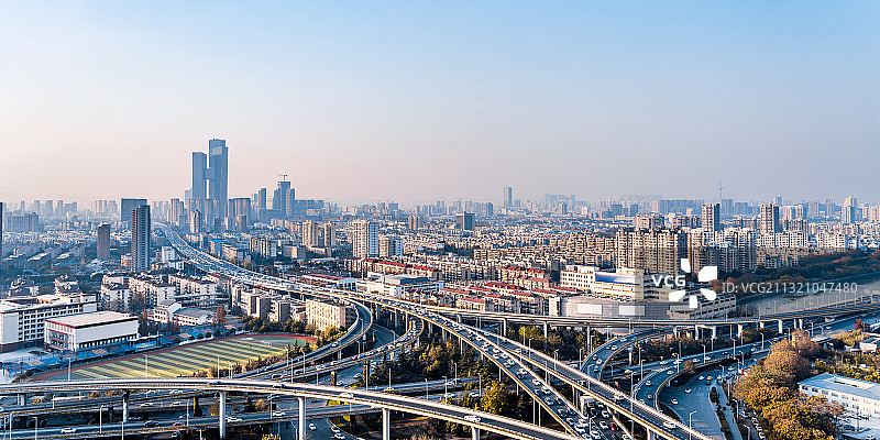 中国江苏南京赛虹桥和城市天际线风光图片素材