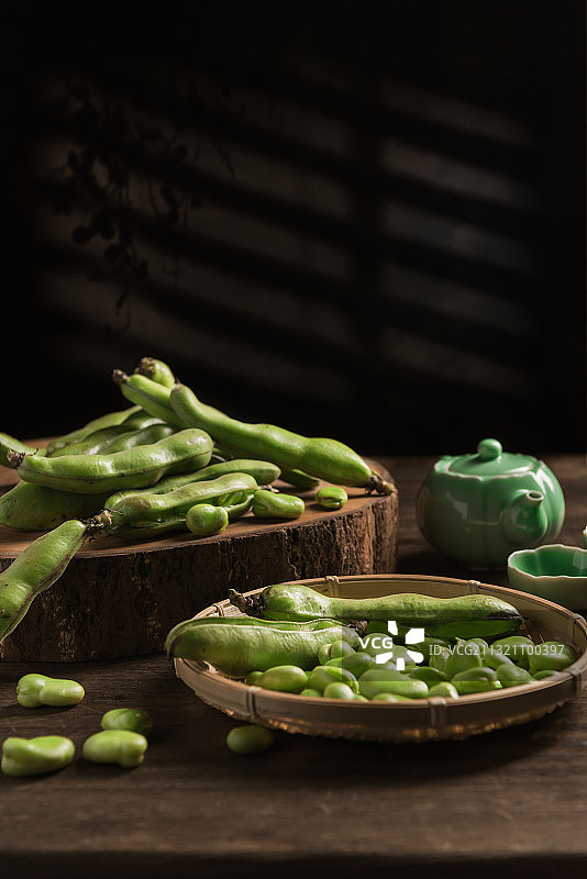 春天的味道，葱油蚕豆图片素材