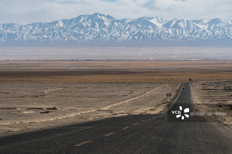 中国西部青海柴达木盆地高原自然风光图片素材