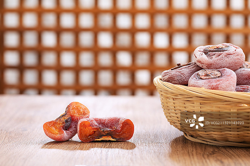 桌子上的柿饼图片素材