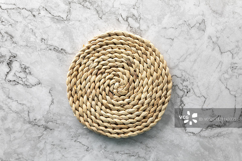 俯视餐具垫子静物场景图片素材