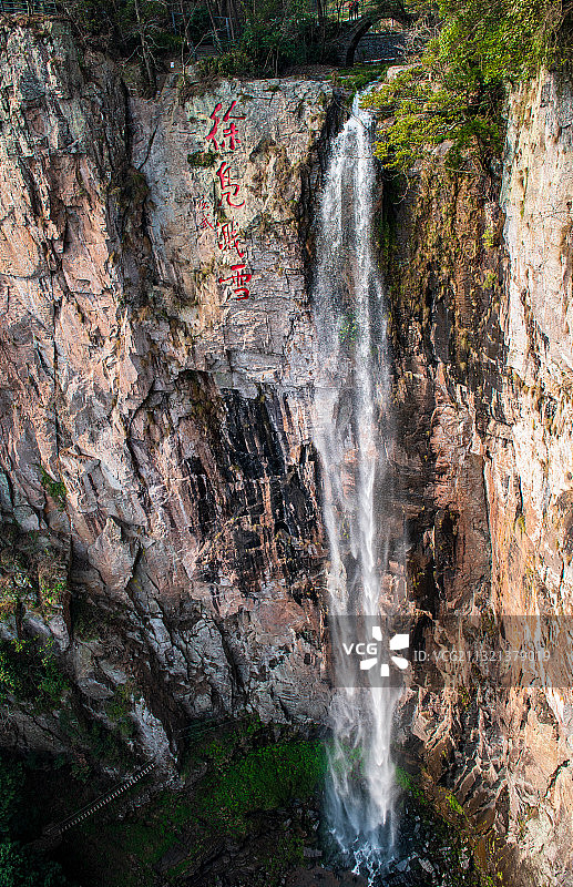 飞流直下三千尺图片素材