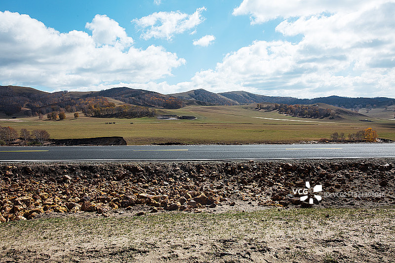 内蒙古草原公路美景图片素材