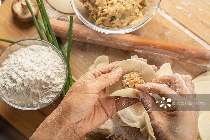 中国传统美食水饺制作图片素材