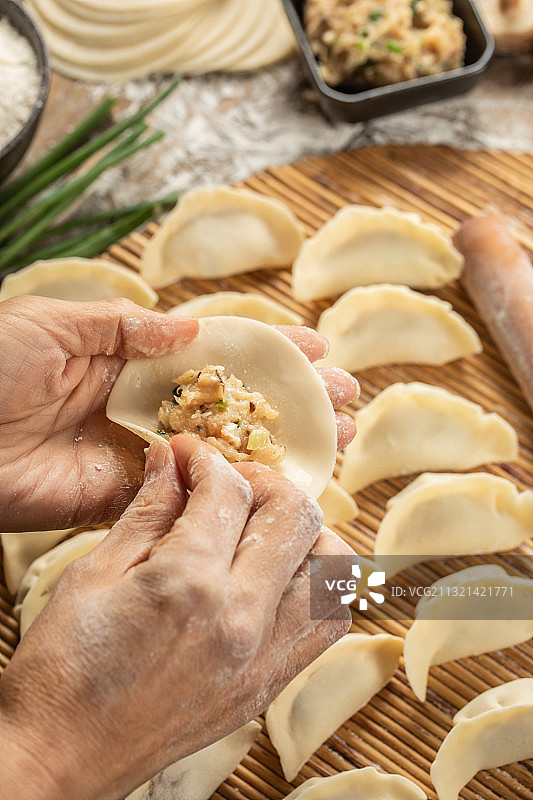 中国传统美食水饺制作图片素材