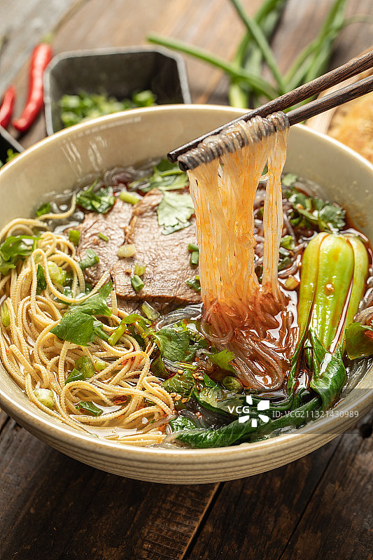 中国传统美食淮南牛肉汤图片素材