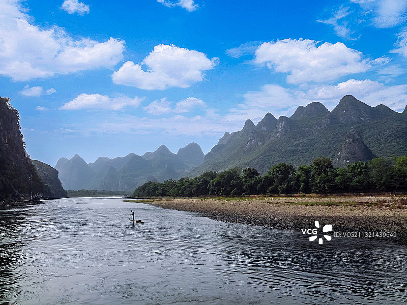 《山水间》图片素材