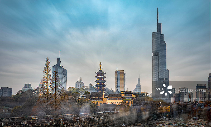 鸡鸣紫峰图片素材