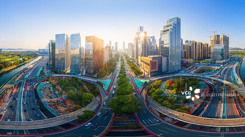 中国广东省深圳市南山区城市天际线航拍黄昏风光图片素材