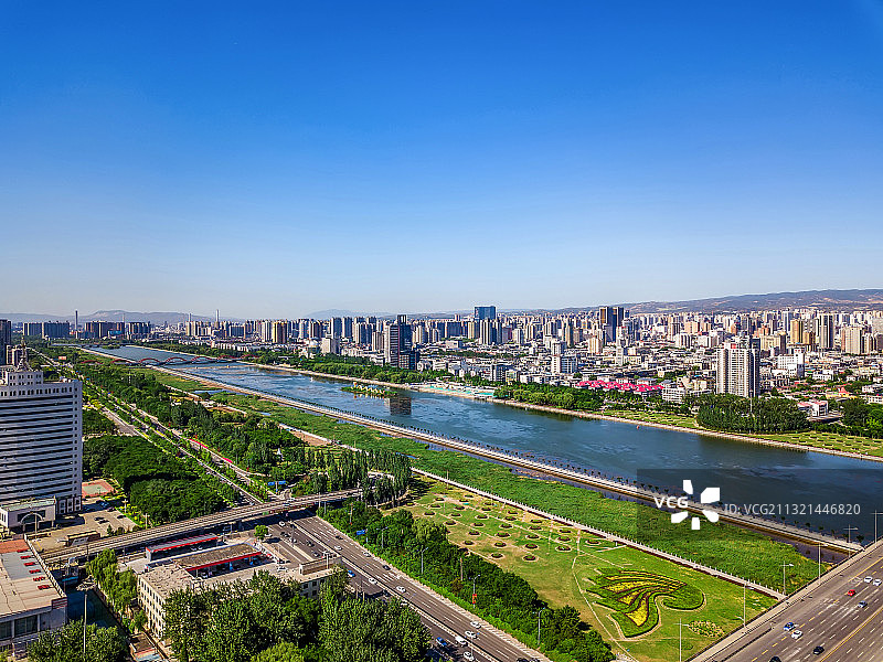 太原汾河风景区碧水蓝天穿城过图片素材