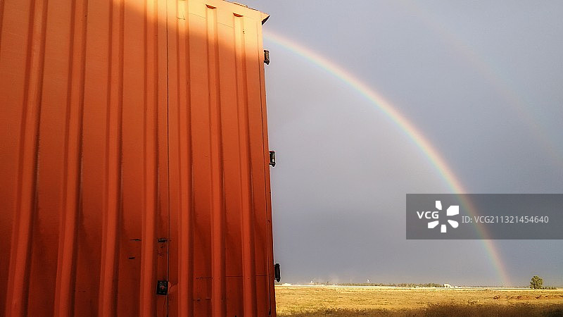 设拉子海面彩虹美景，伊朗图片素材